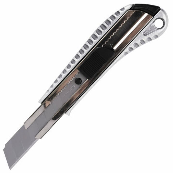 Изображение Нож канцелярский 18 мм BRAUBERG "Metallic", металлический корпус (рифленый), автофиксатор, блистер, 235401